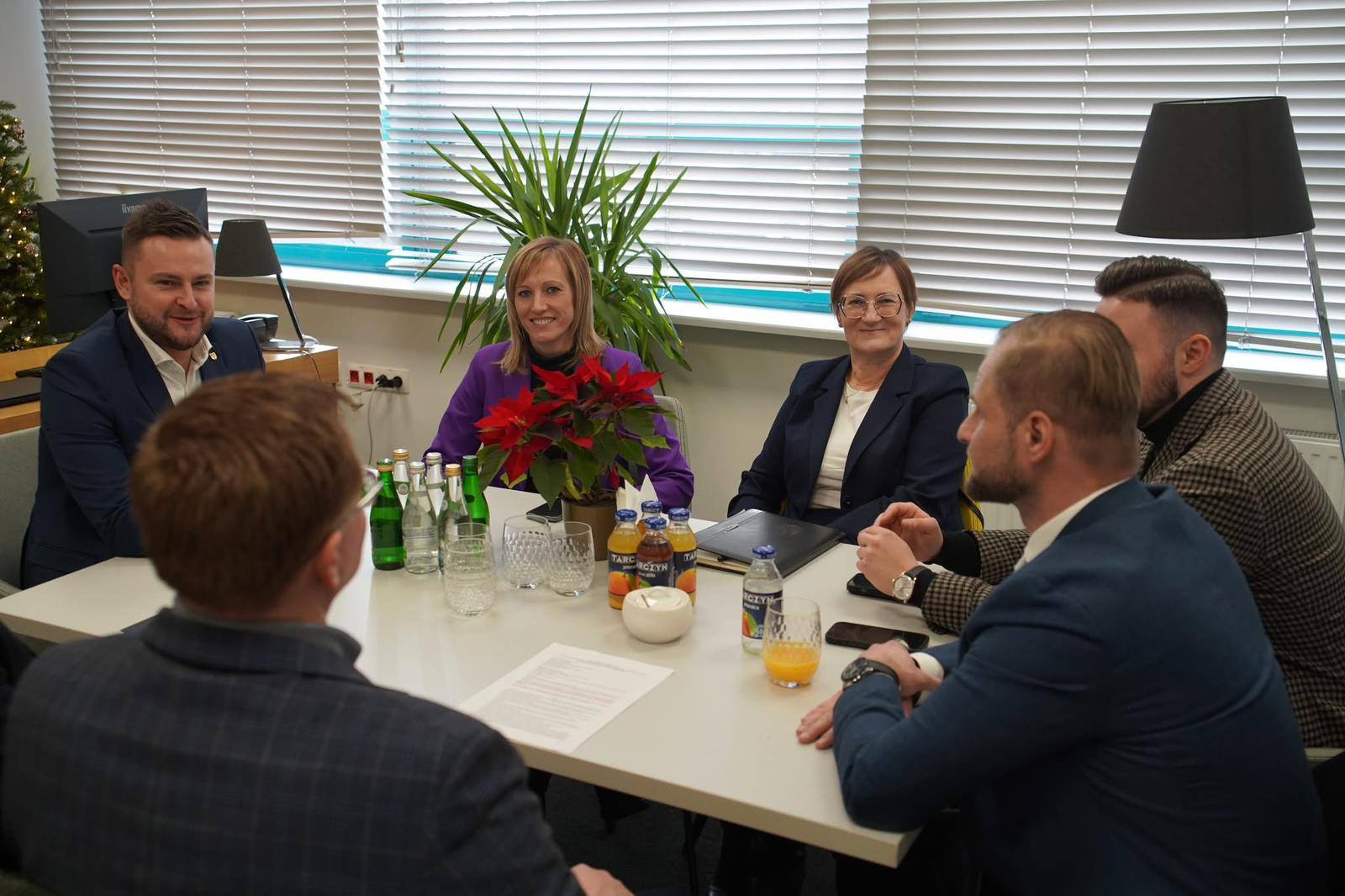 SPOTKANIE DOTYCZĄCE PRZEBUDOWY DRÓG WOJEWÓDZKICH I POTRZEBY BUDOWY ŚCIEŻEK ROWEROWYCH