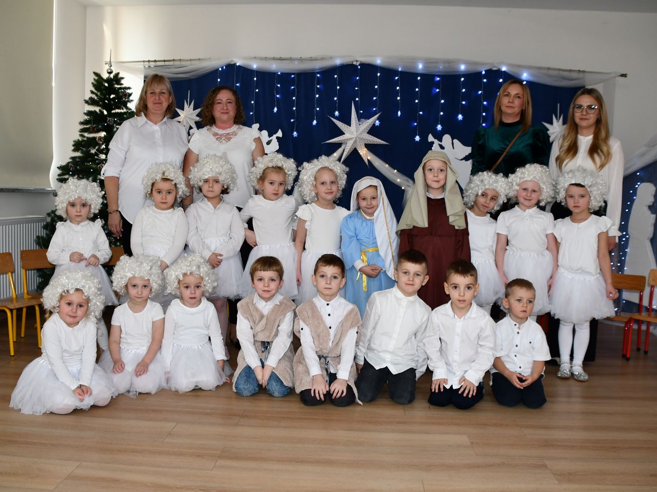 DZIEŃ BABCI I DZIADKA W PRZEDSZKOLU W CHOCIEMYŚLI