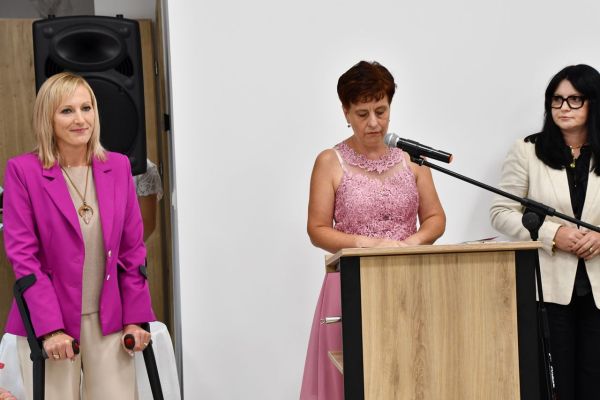 dsc-2900E8EF01DE-6CA7-1D2B-C042-656470F17D7A.jpg