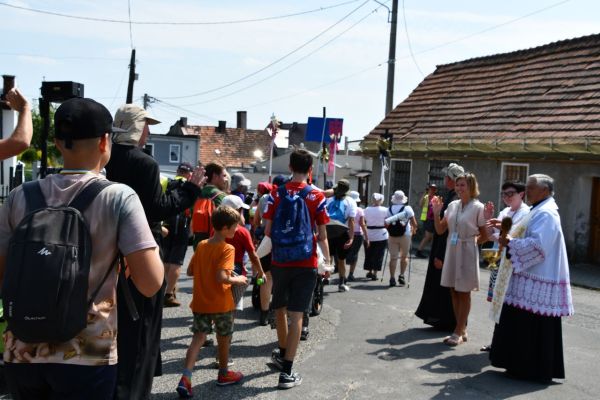 dsc-35572B38B136-1A2C-9349-0725-442FBF56BE42.jpg