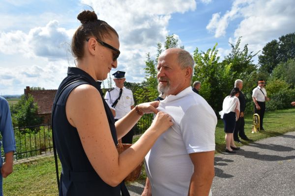 dsc-31383DE90D40-EBBE-E250-8383-942F5ECB26E9.jpg