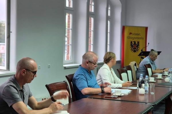 fot-powiat-glogowski-spotkanie-dotyczace-wfos-45F1F611A-ED83-C081-7C7B-47CF8EFE0204.jpg