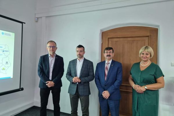 fot-powiat-glogowski-spotkanie-dotyczace-wfos-5F39135F9-7C2F-EA30-26DA-4351D74011F5.jpg