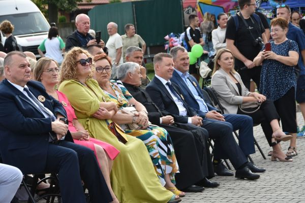 dsc-883155B48410-8225-6C8C-F33D-36EFA3C59188.jpg